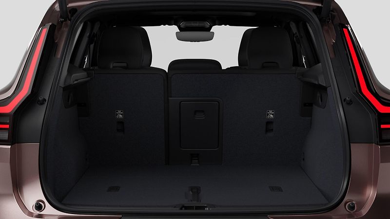 Volvo XC40 (2026) B3 AUT DARK PLUS - fotka 6 z 13