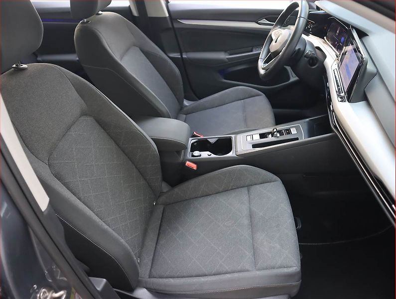Volkswagen Golf (2021) Life 2.0 TDI, Automat, Navi - fotka 9 z 21