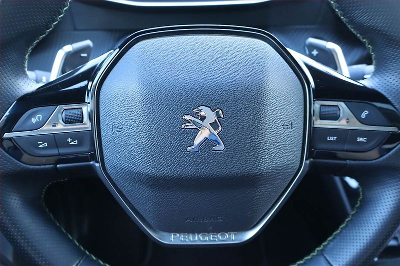 Peugeot 2008 (2021) GT Line 1.5 BlueHDi, Automat - fotka 23 z 26