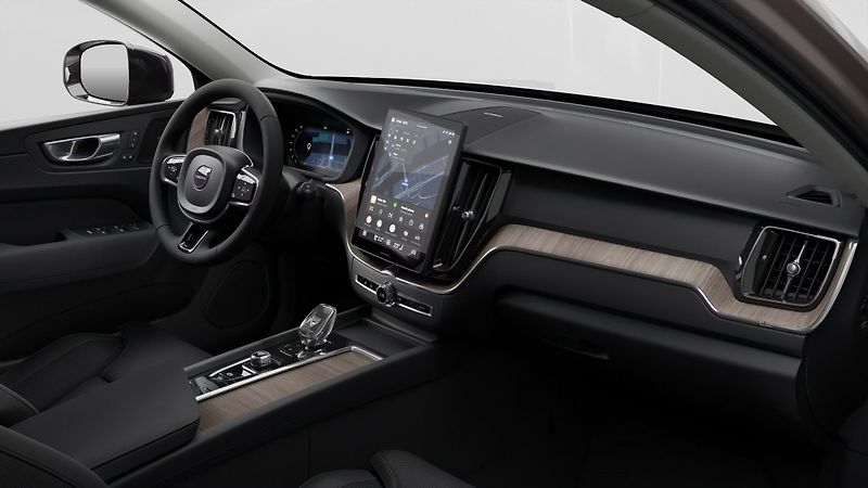 Volvo XC60 (2026) DARK B5 PLUS AWD,360° KAMERA - fotka 10 z 11