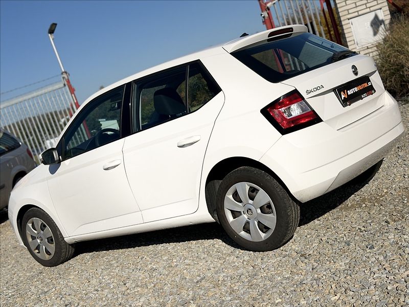 Škoda Fabia 1,0 - fotka 8 z 23