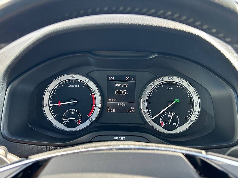 Škoda Karoq Ambition DSG 1,5TSI - fotka 12 z 22