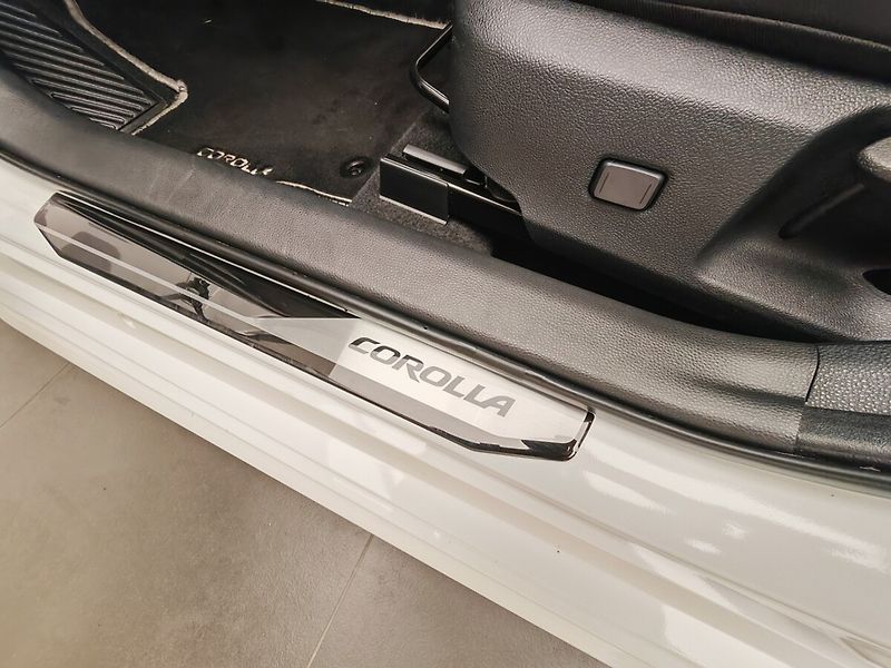 Toyota Corolla 1.8 Hybrid e-CVT Touring Sport - fotka 22 z 40