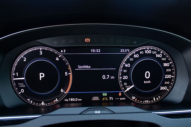 Volkswagen Passat 2.0 TDI DSG R-Line / 110kW / A - fotka 9 z 23