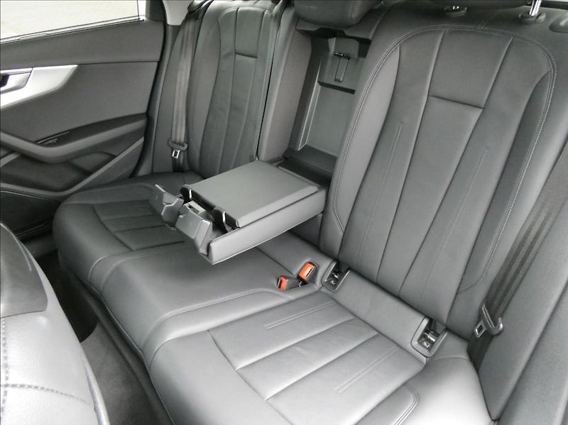 Audi A4 Avant 2,0 TDi 140kW,AT,Quattro - fotka 17 z 31