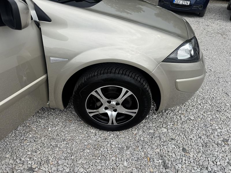 Renault Mégane (2009) 1.6-16V,1MAJITEL,NEHAVAR.PĚKNÉ - fotka 11 z 40