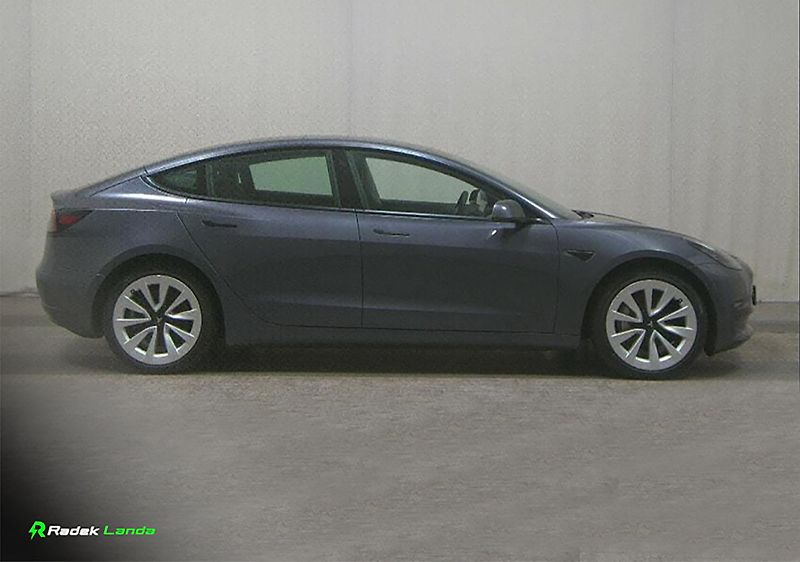 Tesla Model 3 (2021) AWD | Dual Motor, Tažné 1000kg - fotka 3 z 5