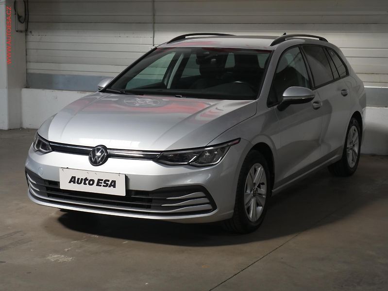 Volkswagen Golf (2021) 1.5 TSi, 2.maj,ČR, LED, park - fotka 3 z 20