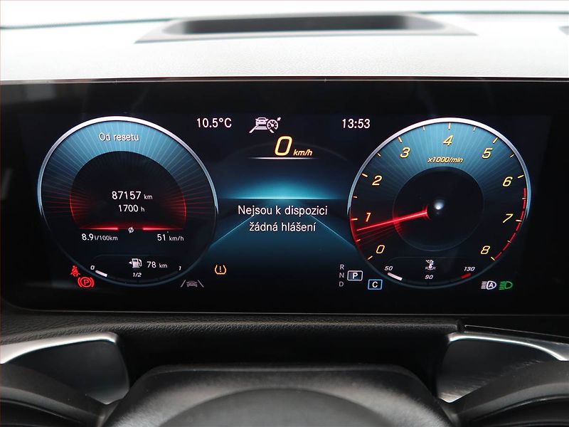 Mercedes-Benz GLB (2021) 250 4MATIC - fotka 11 z 28