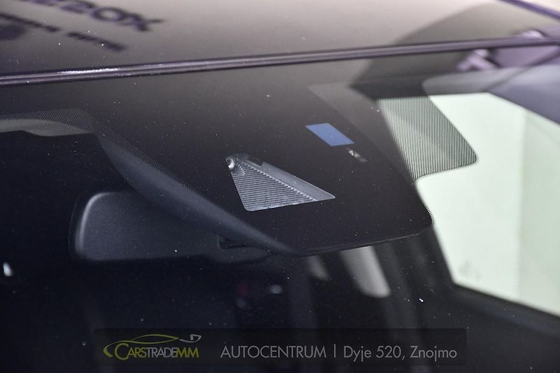 Mazda 3 2.0i G120 REVOLUTION HUD BOSE - fotka 48 z 52