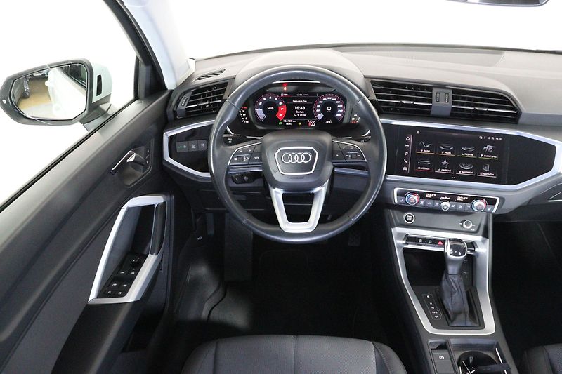 Audi Q3 TFSI 1,5 Stronic - fotka 22 z 26