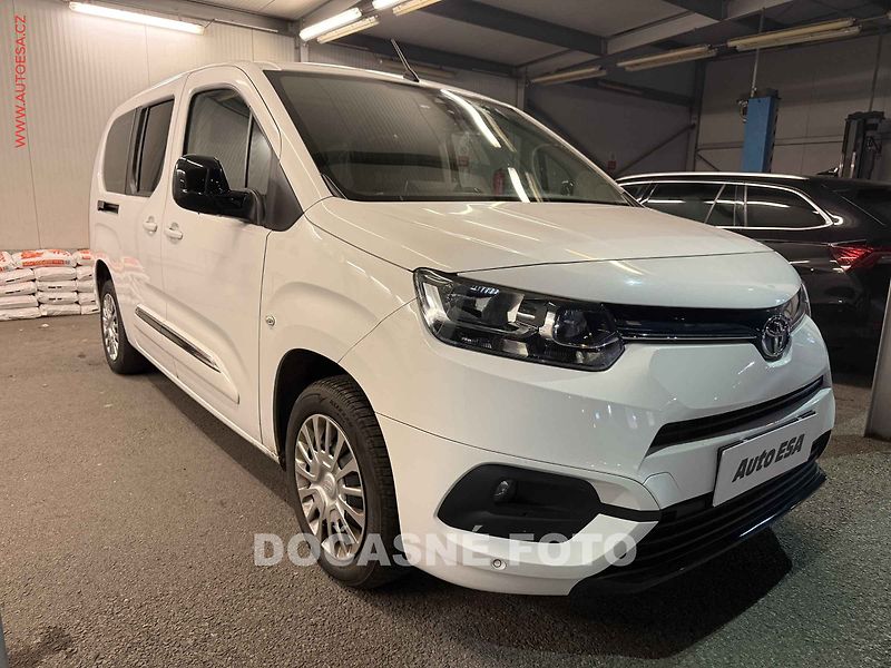 Toyota ProAce City Verso (2022) 1.2T MAXi, 1.maj,ČR, AC, TZ - fotka 1 z 3