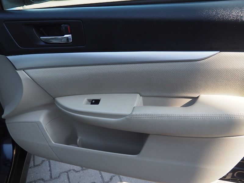 Subaru Outback (2013) 2.0 D 110kW, AWD, AT, Navi - fotka 17 z 39