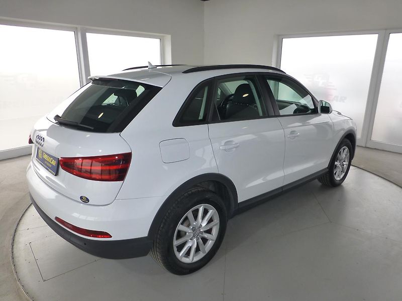 Audi Q3 (2012) 2,0TSI-125KW*NAVI**PANORAM*4X4 - fotka 6 z 28