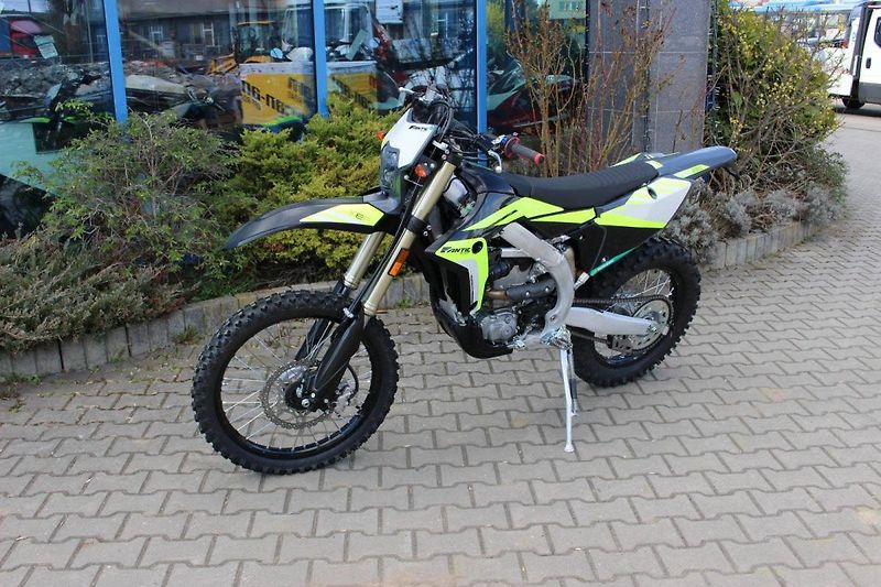 Fantic XEF 250 (2026) AKCE VČ SPZ - fotka 8 z 8