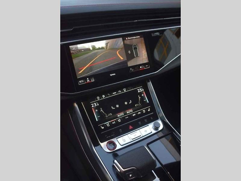 Audi SQ7 je velmi rychlé univerzální auto, ovšem s vyšší cenovkou