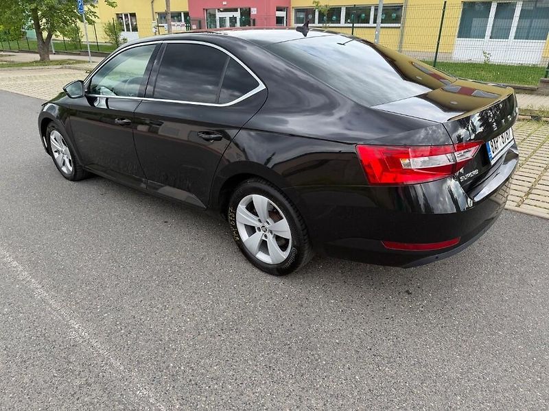 Škoda Superb (2020) 2.0 /110kW - fotka 2 z 19