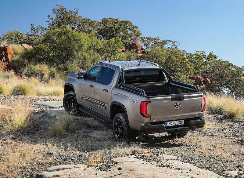 Volkswagen Amarok – s červenými vozy s motorem 2.0 TDI jsme se projeli v jihoafrickém terénu.