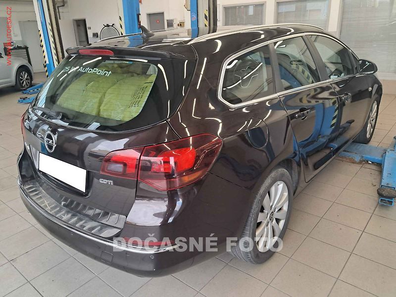 Opel Astra (2015) 2.0 CDTI, 2.maj,ČR, servis - fotka 2 z 3
