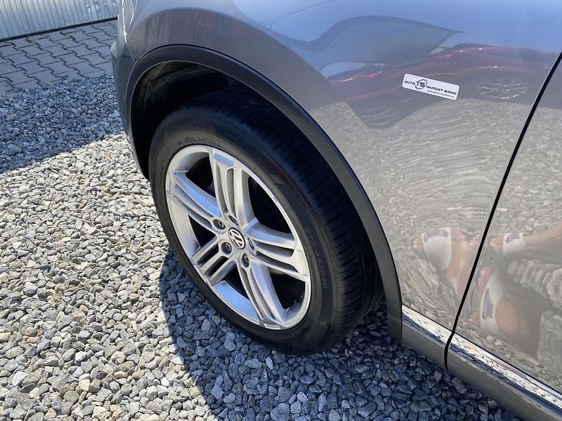 Volkswagen Touareg 3.0TDi 4x4 FL 2017 ELEGANCE 1A - fotka 19 z 176