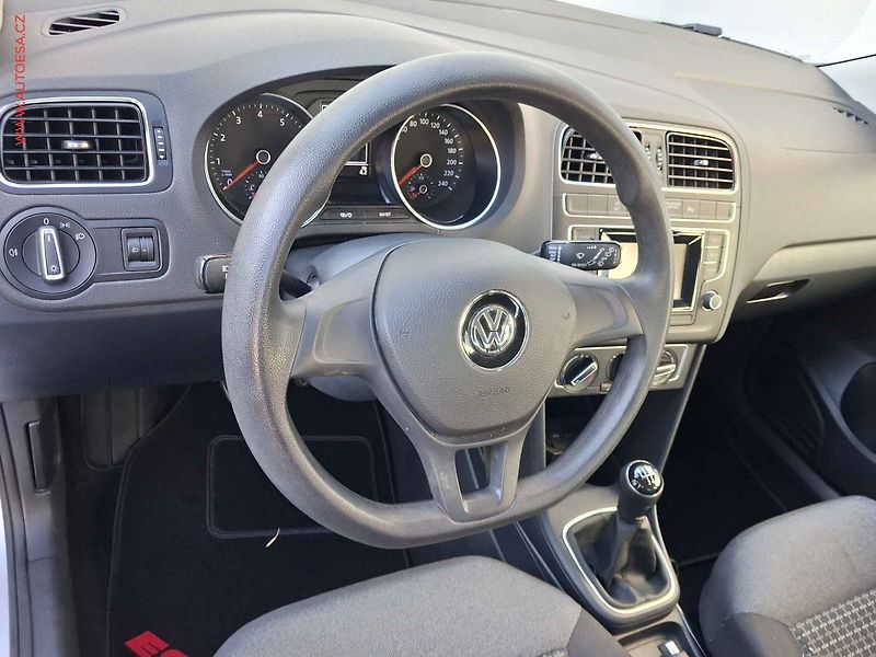 Volkswagen Polo (2015) 1.2 TSi, Comfortline, AC - fotka 12 z 16