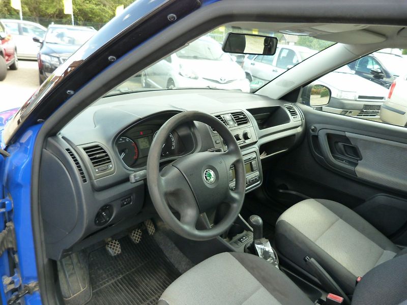 Škoda Fabia 1.2 HTP 51kw - fotka 10 z 16