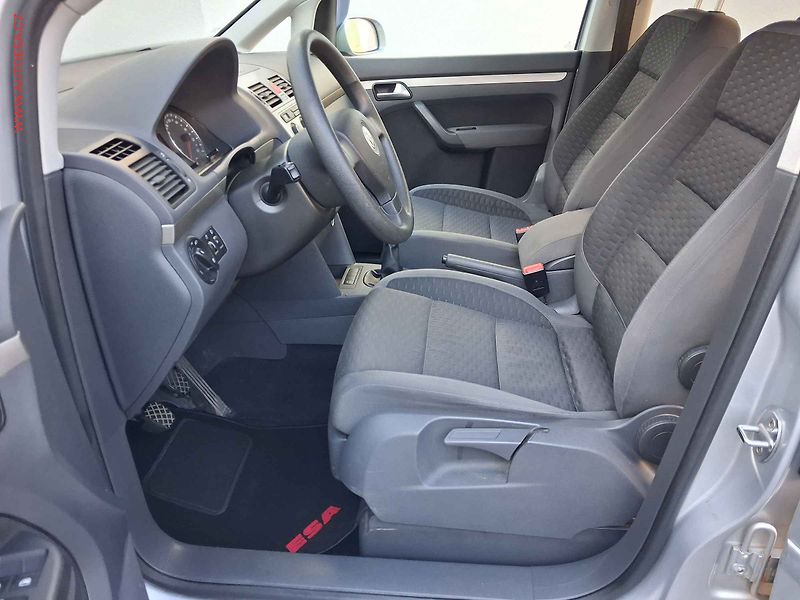 Volkswagen Touran (2007) 2.0 i, AAC, tempo - fotka 9 z 16
