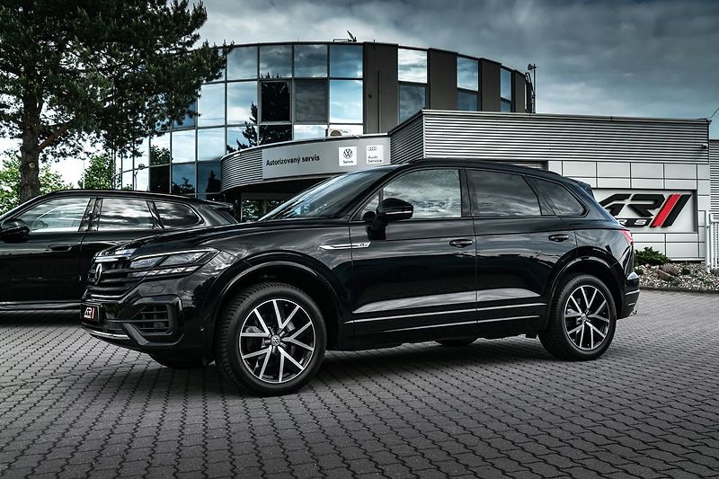 Volkswagen Touareg 210kW R-Line 4M IQ.Light - fotka 23 z 23