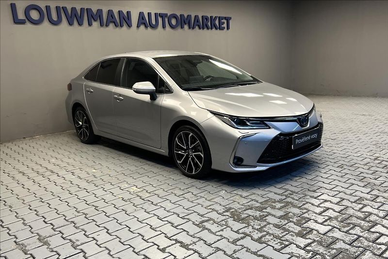 Toyota Corolla 1,8 Hybrid AT Executive  SD - fotka 14 z 17