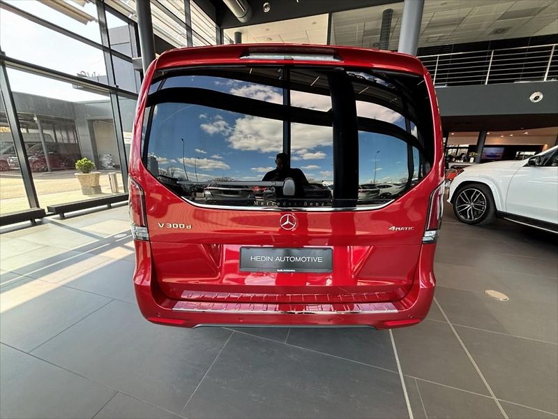Mercedes-Benz Třídy V (2026) 2,0 300 d / Exclusive / L / 4M - fotka 3 z 9