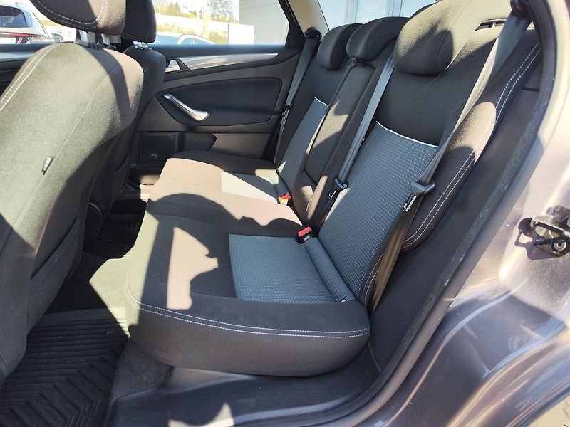 Ford Mondeo 1.6 EcoBoost/118kW ČR 2.Maj. - fotka 11 z 27