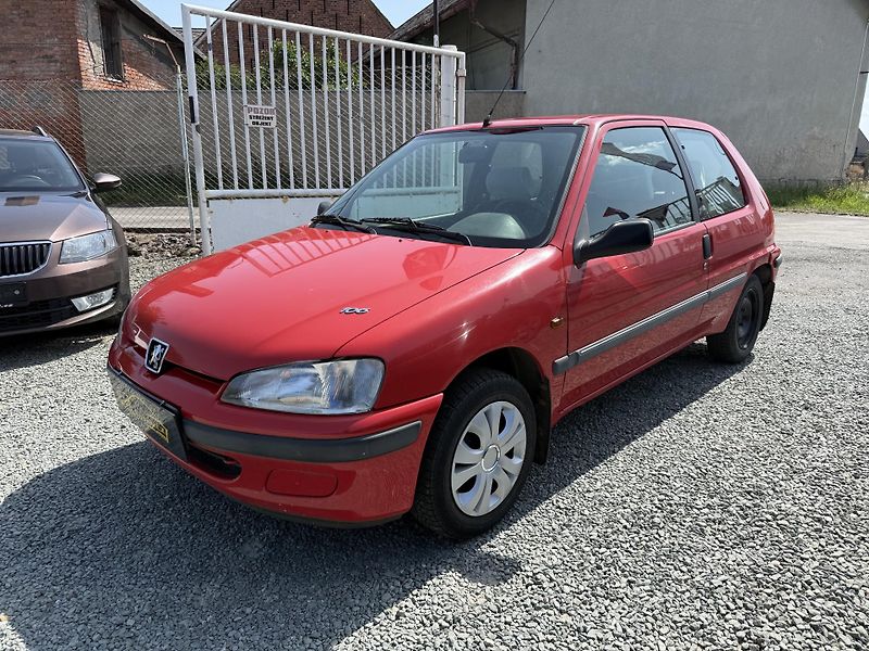 Peugeot 106 1.0i - fotka 3 z 12