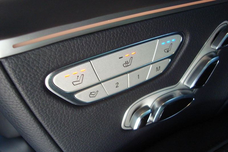 Mercedes-Benz Třídy V (2023) 300d 4-M,Extra Long,ČR,1.M.6m - fotka 66 z 71