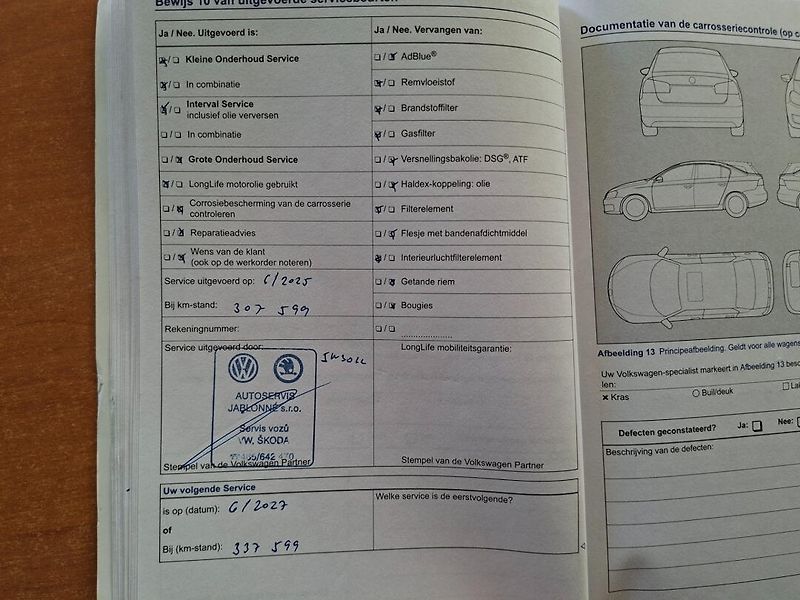 Volkswagen Sharan (2012) 2.0TDI 103kW 6MAN -7.MÍST - fotka 42 z 48