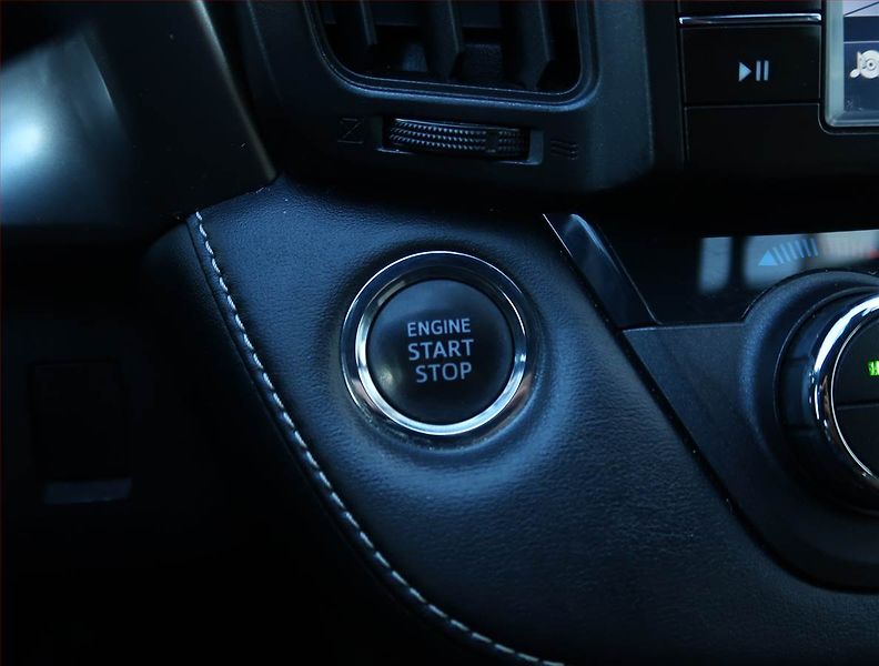 Toyota RAV4 (2018) Selection 2.0 D-4D, Serv.kniha - fotka 16 z 23