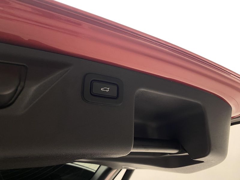 Land Rover Discovery Sport P200 SE AWD AUT CZ REZERVACE - fotka 29 z 39