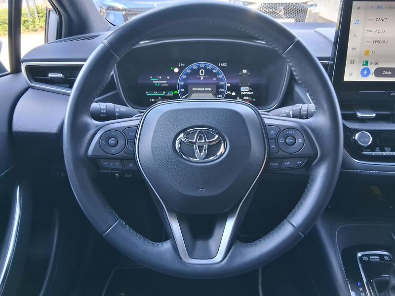 Toyota Corolla STYLE 2.0 Hyb. 144 kW - fotka 11 z 27