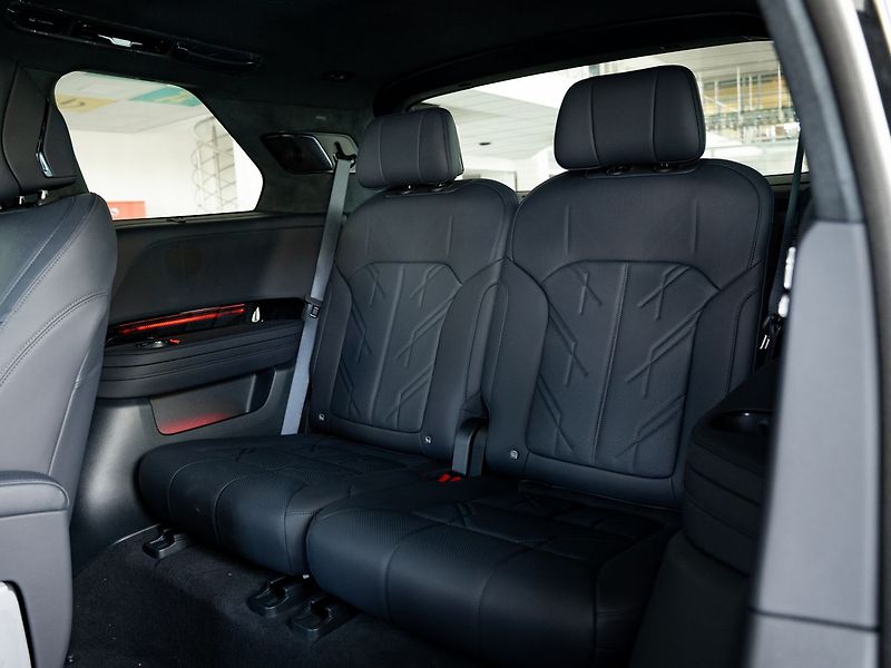 ZEEKR 9X Ultra 70kWh Hyper-SUV 4WD - fotka 17 z 28