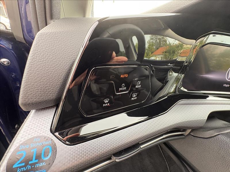 Volkswagen Golf 2,0 TDi 85kW,Led,Kamer,ACC,Nav - fotka 5 z 46