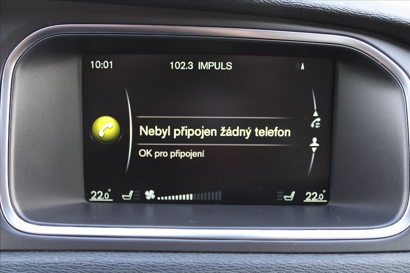 Volvo V40 2,0 D3  R-DESIGN,AUTOMAT - fotka 20 z 36