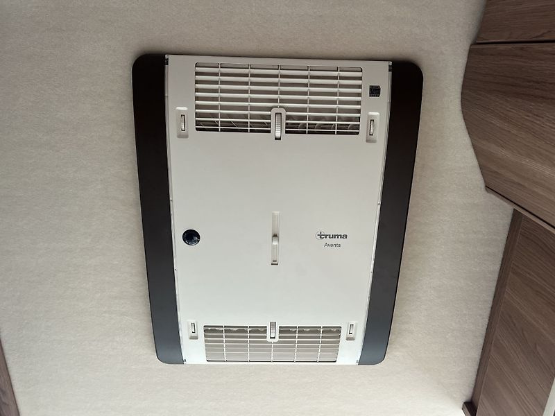 Knaus (2016) Sky I Plus 700 LEG - fotka 24 z 27
