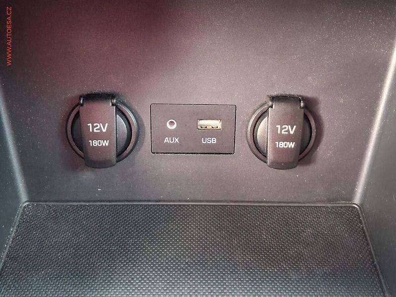 Hyundai i30 (2020) 1.6CRDi, ČR, LED, navi - fotka 18 z 23