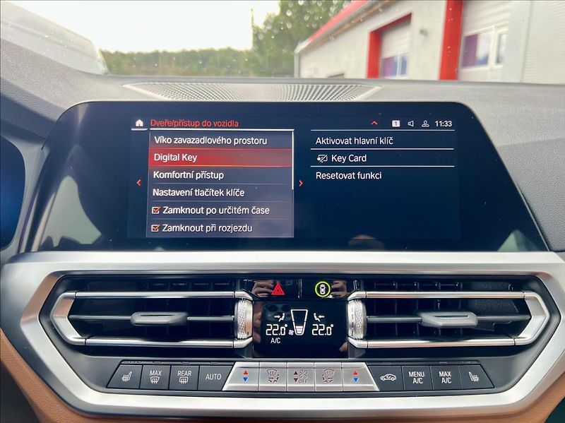 BMW Řada 3 330D xDrive M SPORT záruka - fotka 32 z 57