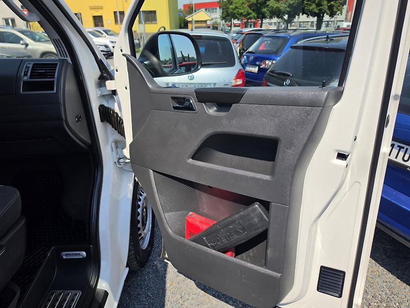 Volkswagen Multivan 2.0 TDI 103kw 7 Míst  TZ  - fotka 27 z 37