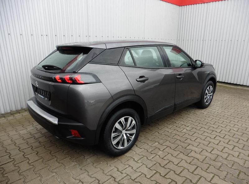Peugeot 2008 1.2T Allure Navi 1.maj. - fotka 3 z 11