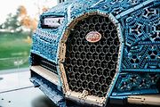 Skutečné Bugatti Chiron a jeho model z Lega