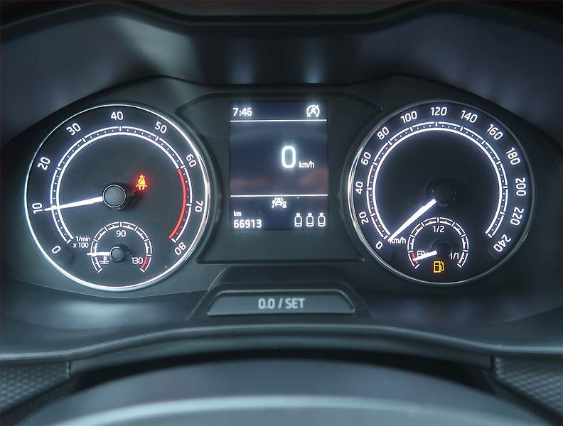 Škoda Kamiq (2023) Ambition 1.0 TSI, Tempomat - fotka 11 z 16