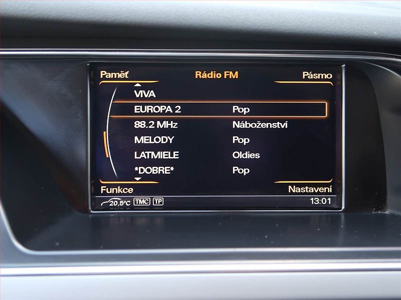 Audi A4 (2012) Ambition 2.0 TDI, Navi, Xenony - fotka 15 z 18