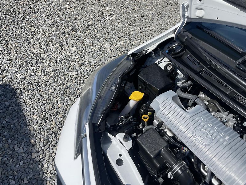 Toyota Yaris 1.5i 16v HYBRID 142TKM TOP 1A! - fotka 70 z 169