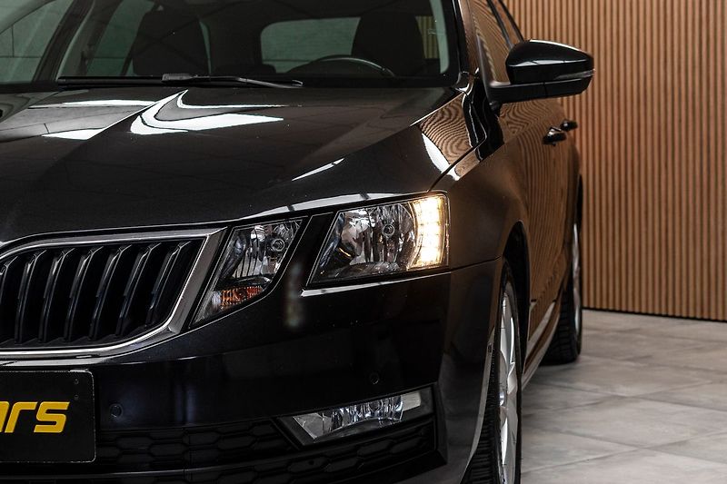 Škoda Octavia 1.6 TDI 85kW *MirrorLink*ACC* - fotka 35 z 40